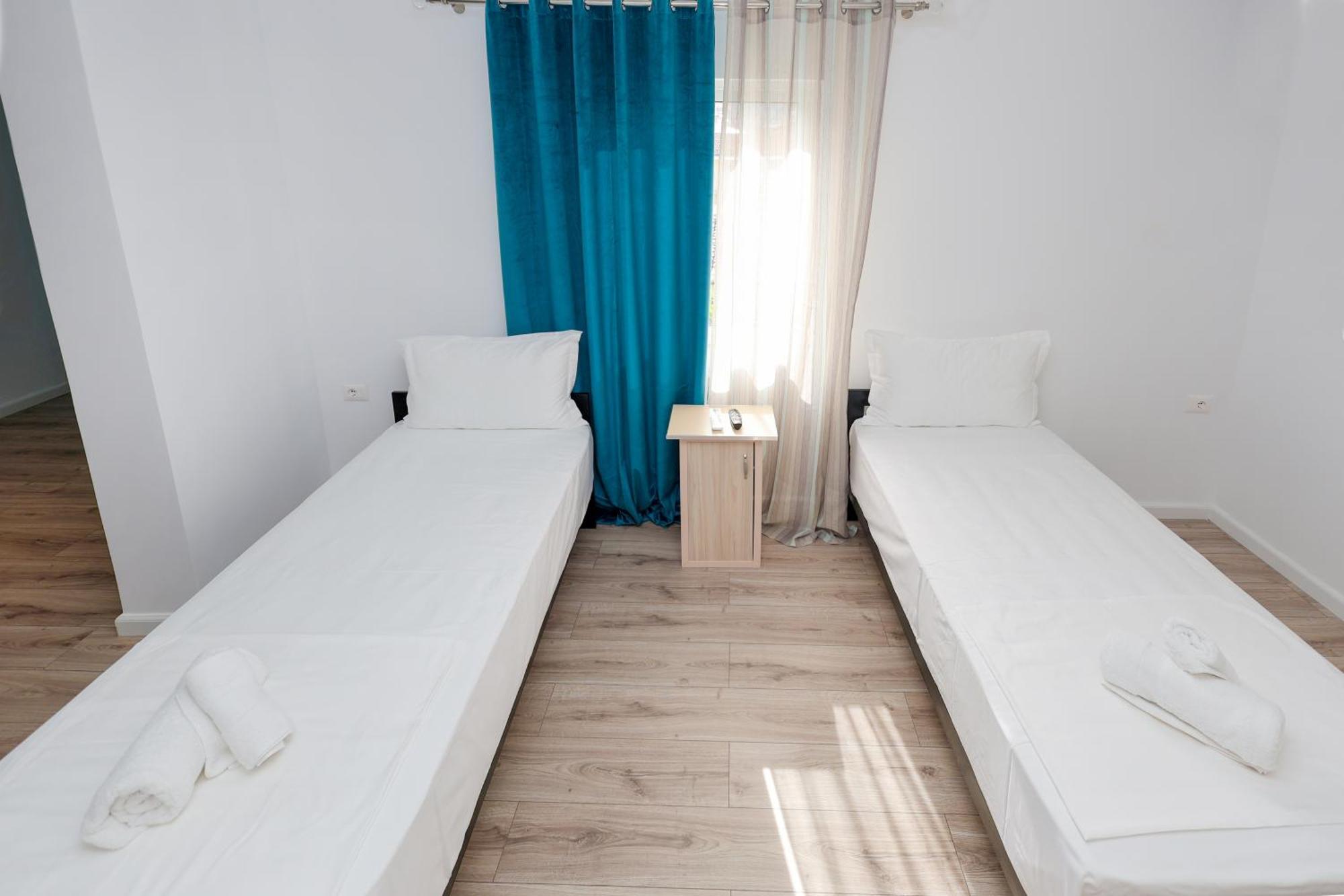 Guesthouse Noke بيرات المظهر الخارجي الصورة